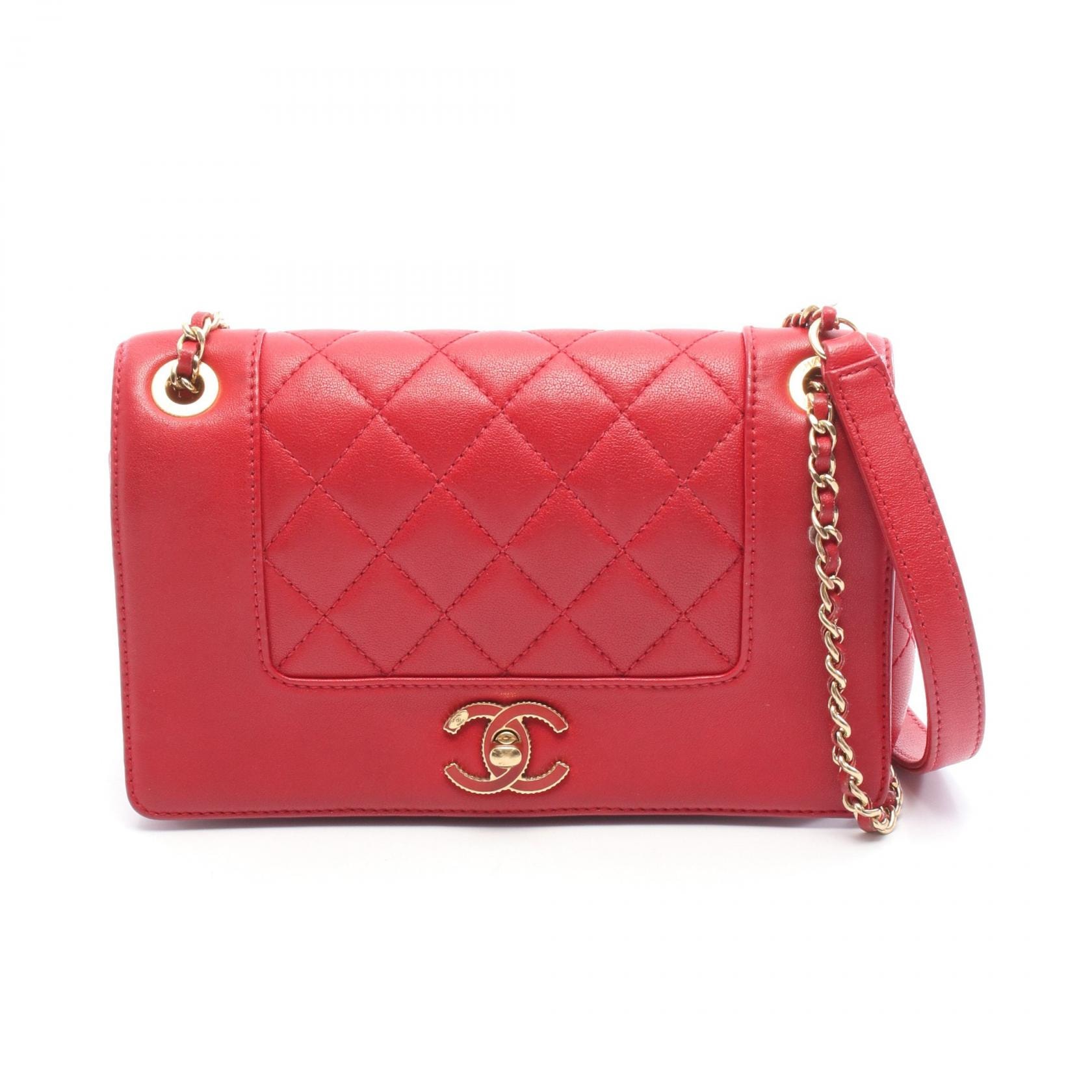 シャネル CHANEL マトラッセ ショルダーバッグ バッグ レザー レディース レッド系 【中古】