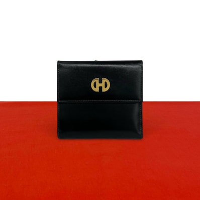CELINE セリーヌ ロゴ 金具 レザー 二つ折り財布 ブラック
38226