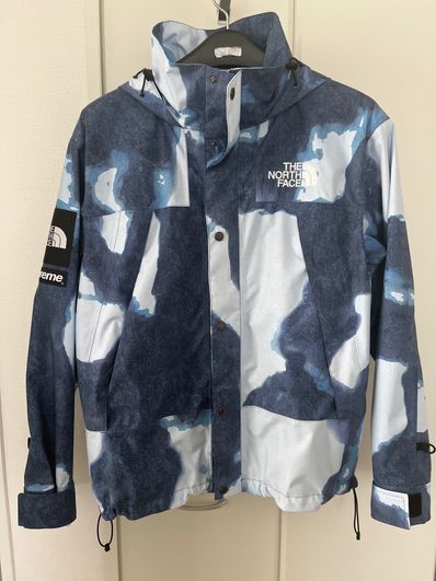 Supreme x The North Face Bleached Denim Print Mountain Jacket "Indigo"