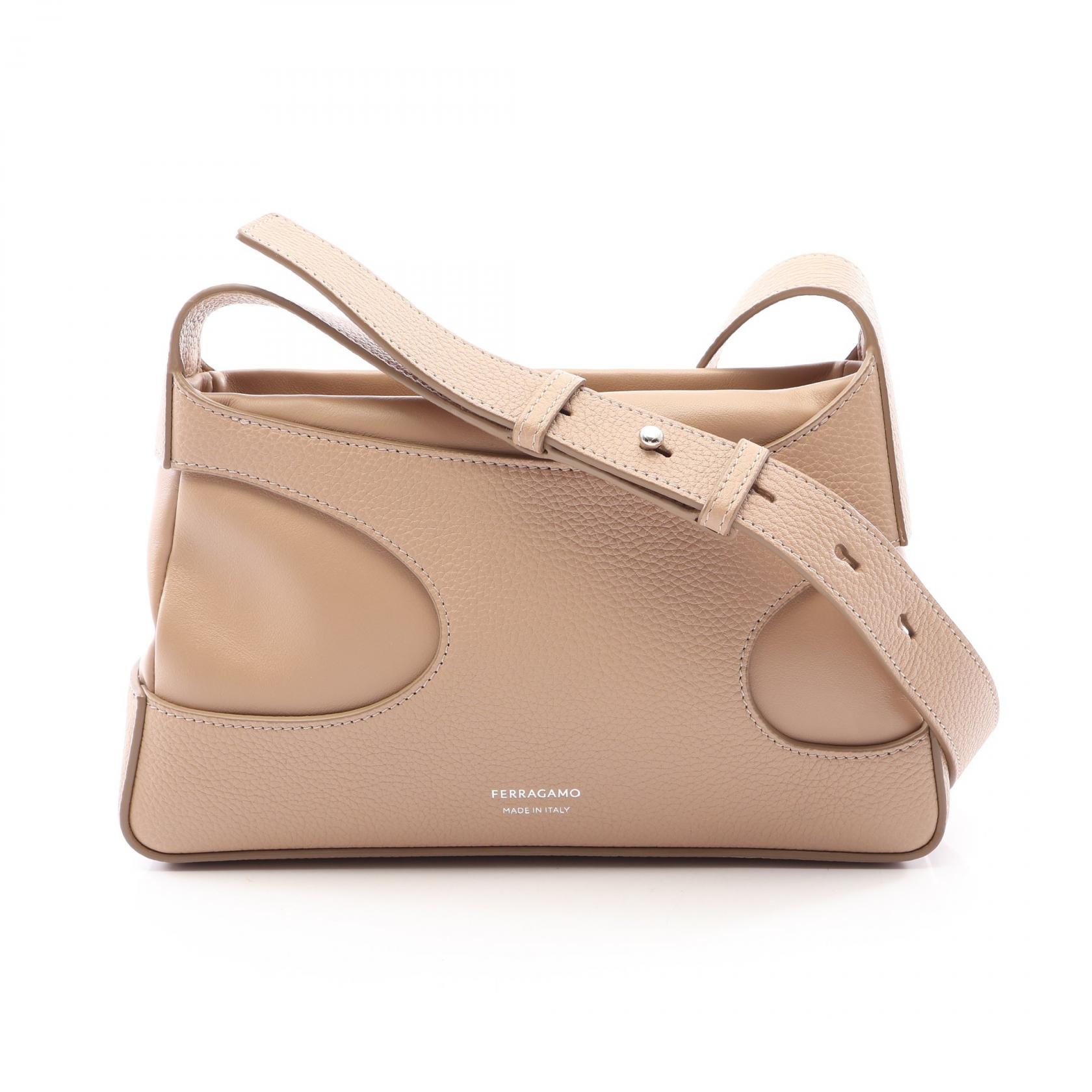 サルヴァトーレフェラガモ Salvatore Ferragamo カットアウト ショルダーバッグ バッグ レザー レディース ベージュ系 【中古】