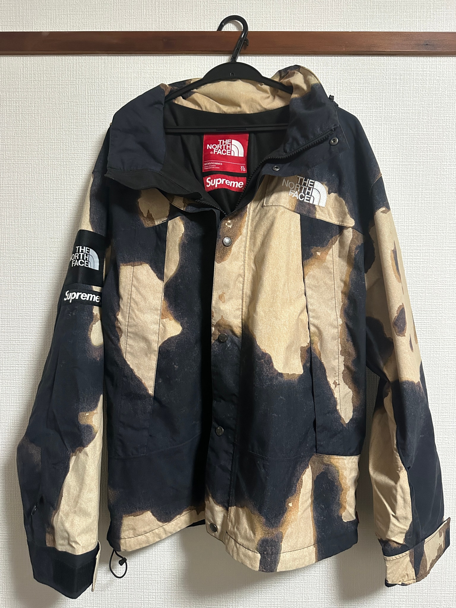 Supreme x The North Face Bleached Denim Print Mountain Jacket "Black"