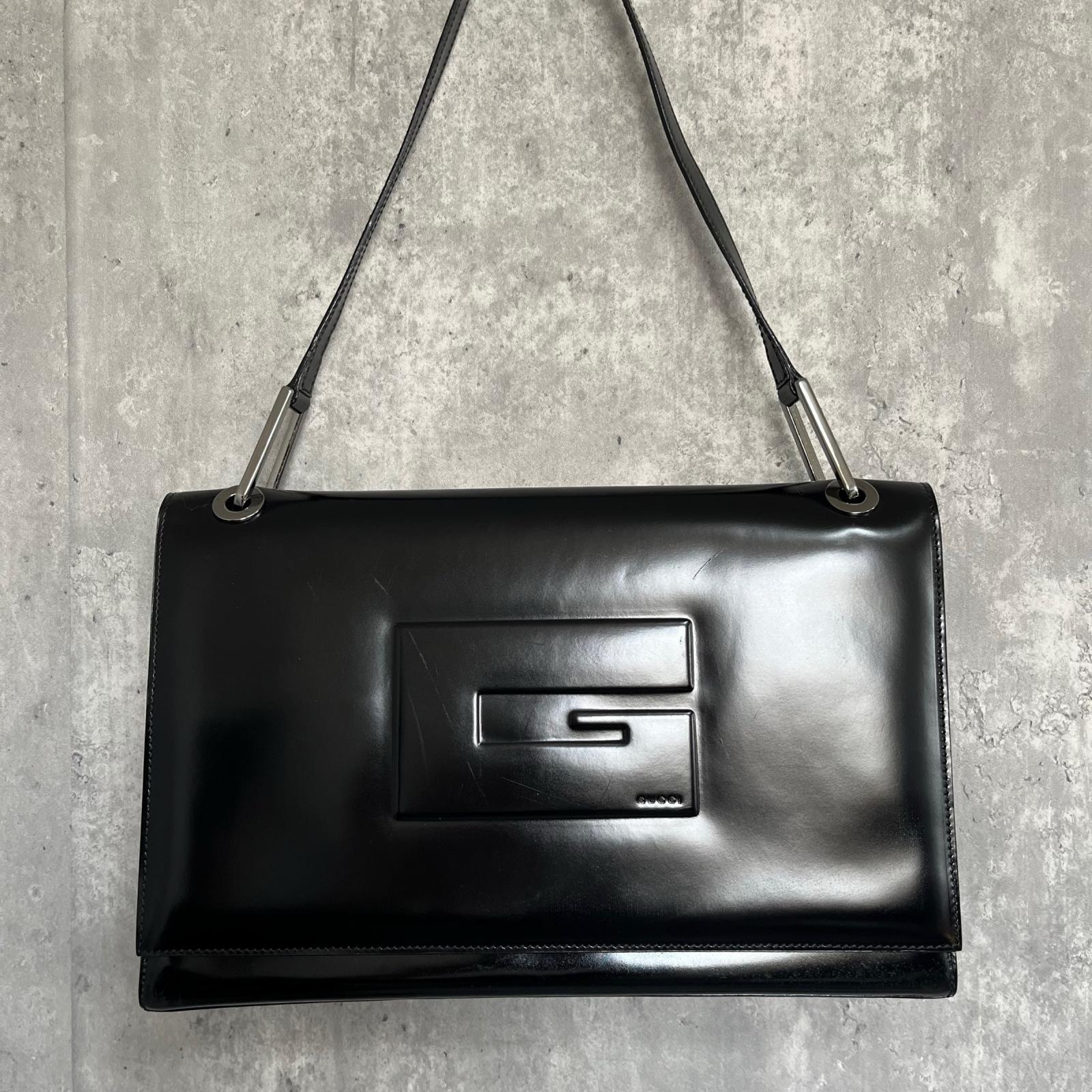 【GUCCI】グッチ ショルダーバッグ ビッグGロゴ フラップ スクエア レザー 黒 ブラック シルバー金具 ワンショルダー 肩掛け レディース