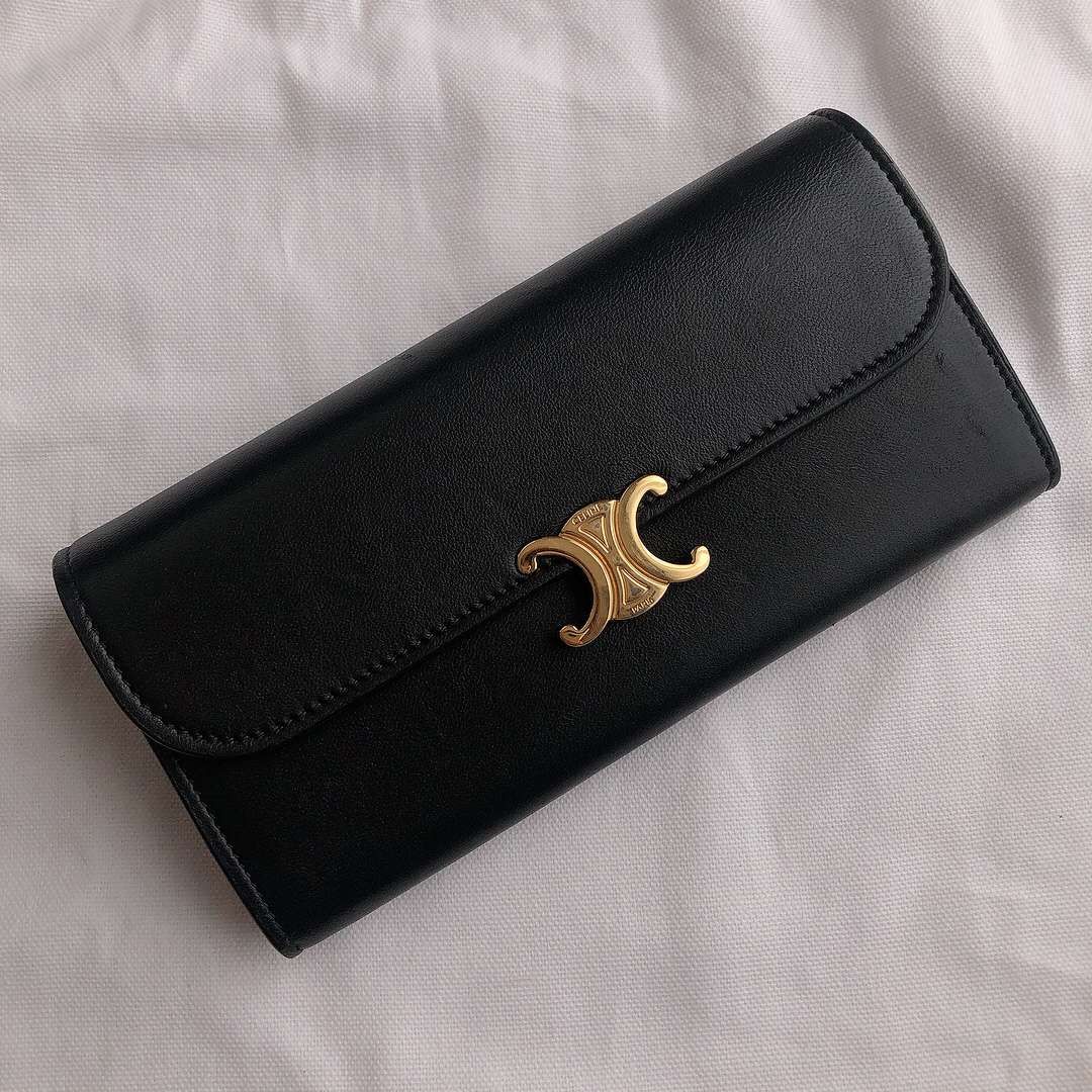CELINE Large Flap Wallet Triomphe in Shiny Smooth Lambskin "BLACK"