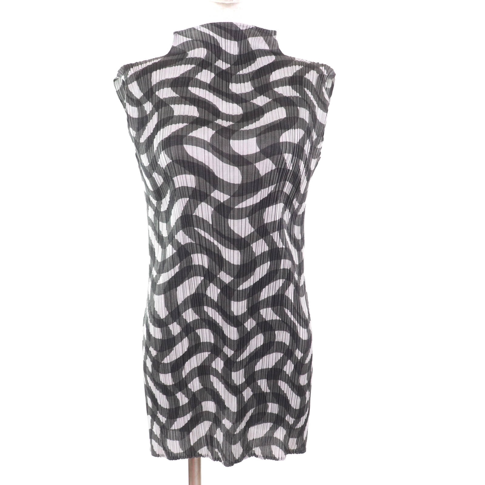極美品 イッセイミヤケ
 ワンピース ブラック グレー レディース 3 PP73-JK782
