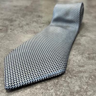 【HERMES】エルメス 千鳥格子 ハウンドトゥース ピエドプール 織柄 ネクタイ ライトブルー ホワイト シルク100% フランス製 メンズ 紳士