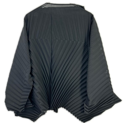 イッセイミヤケ ブラック IM53FJ162 WAVE PLEATS Top 2