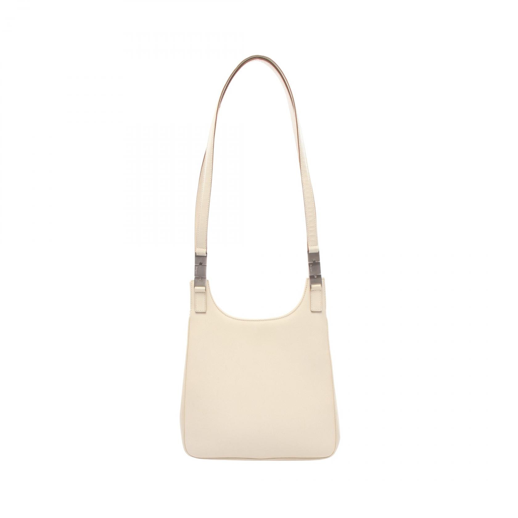 サルヴァトーレフェラガモ Salvatore Ferragamo ショルダーバッグ バッグ レザー レディース アイボリー系 21 9284 【中古】