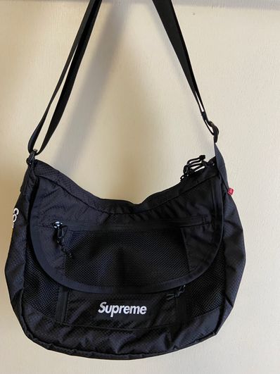 Supreme 2022ss Small Messenger Bag "Black"