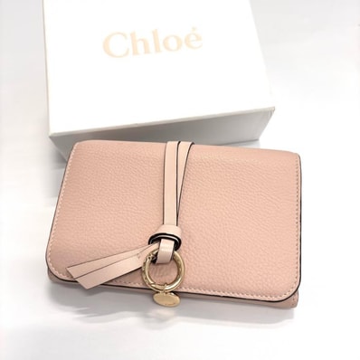 Chloe アルファベット 三つ折り財布 ピンクベージュ チャーム付き 鑑定済み 正規品 クロエ