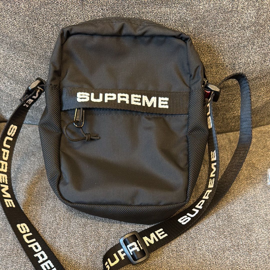 Supreme FW22 Shoulder Bag 