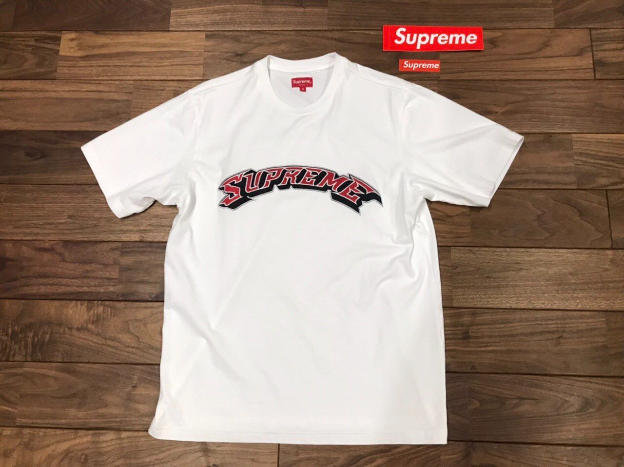 Supreme Applique Arc S/S Top "White"