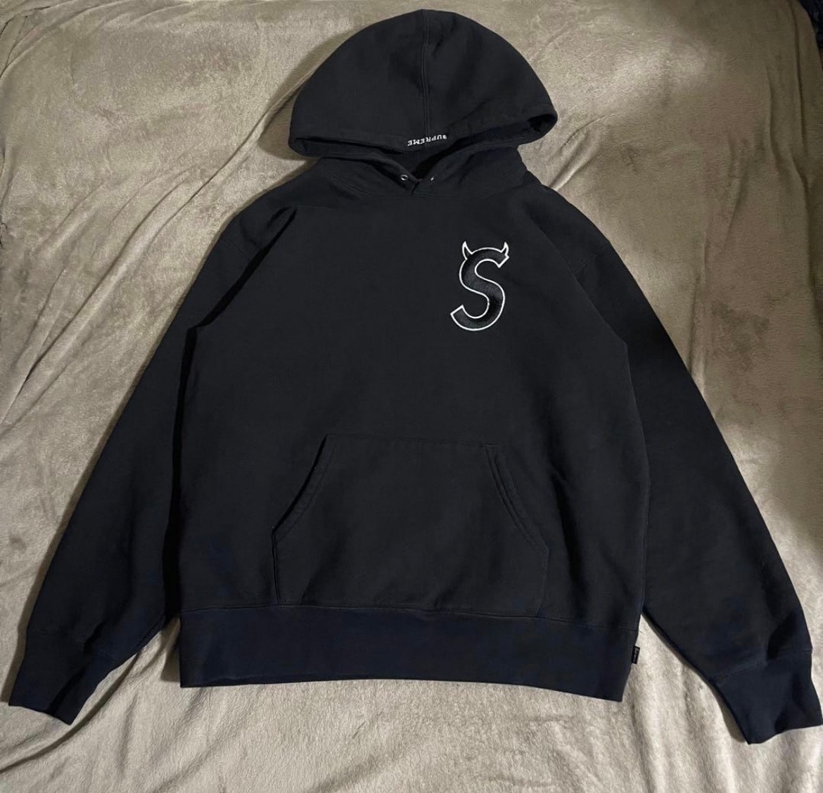 Supreme S Logo Hooded Sweatshirt "Black" (22FW)