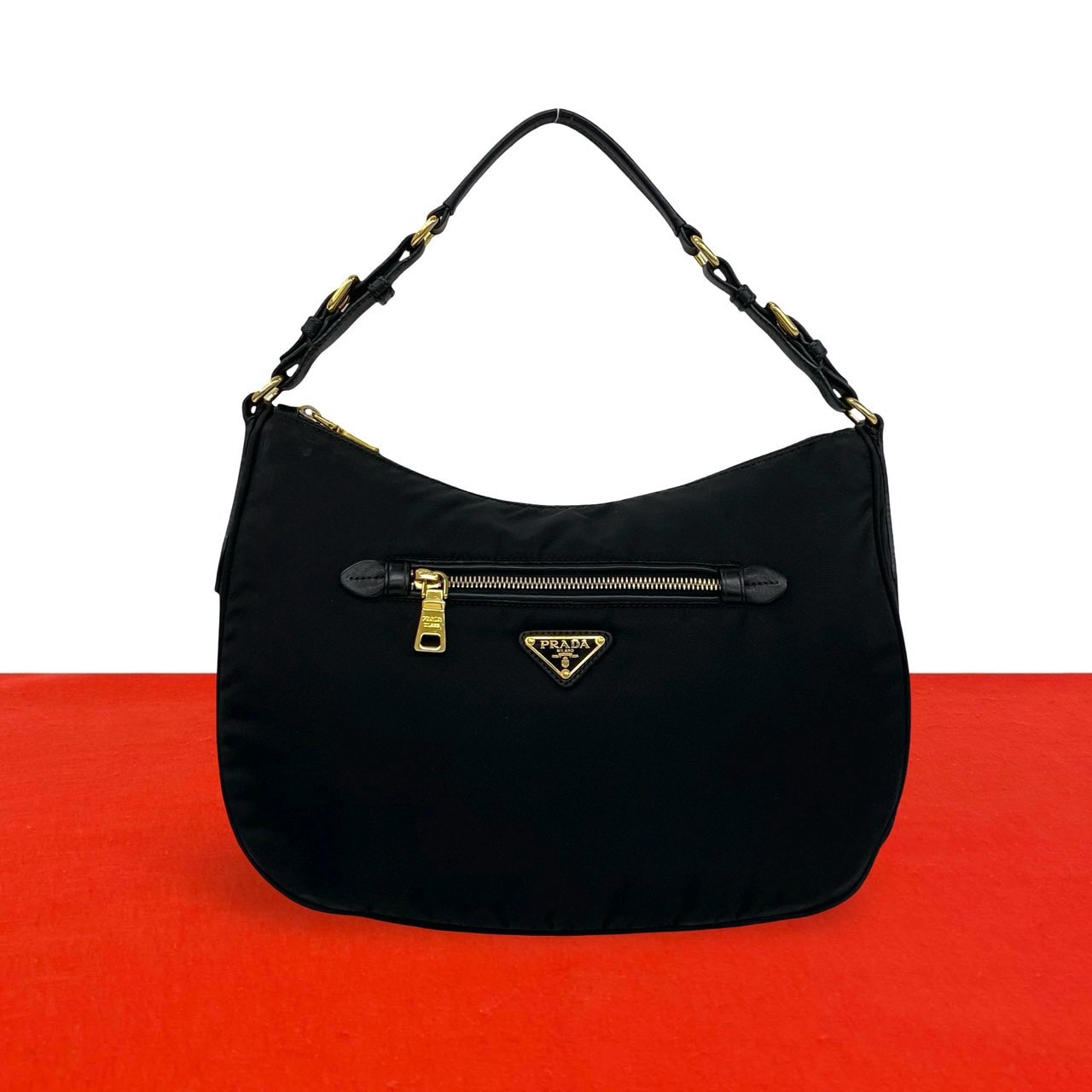 PRADA プラダ 三角 ロゴ 金具 ナイロン レザー ショルダーバッグ ブラック
 26507