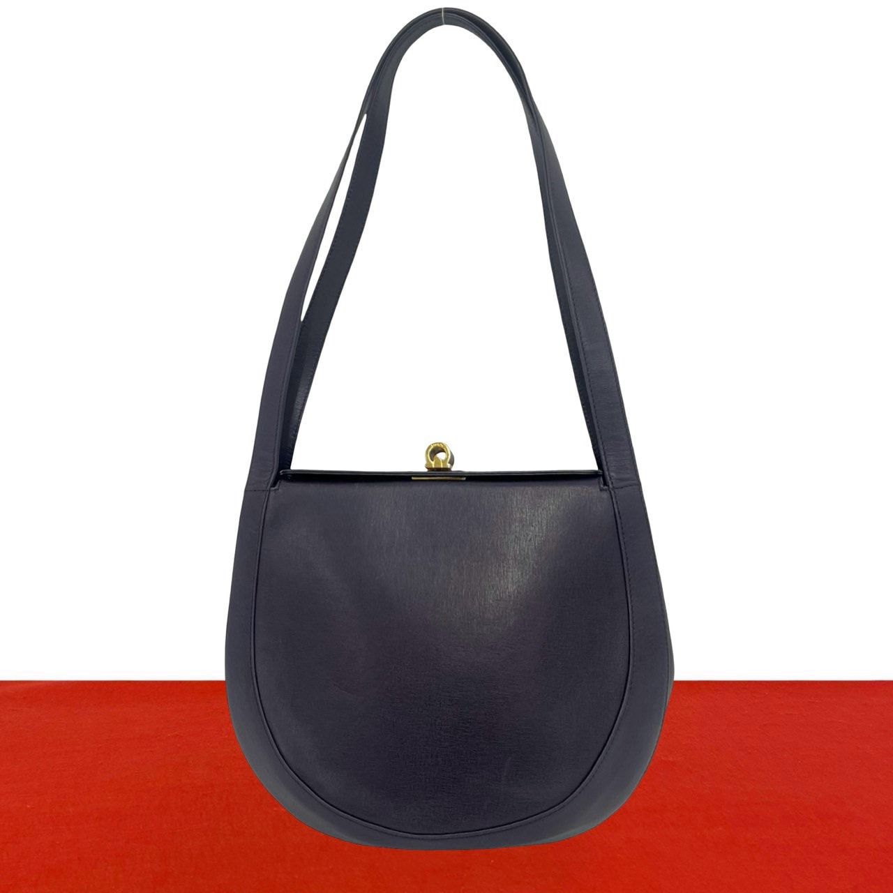 Salvatore Ferragamo サルヴァトーレフェラガモ ターンロック レザー ショルダーバッグ パープル
26069