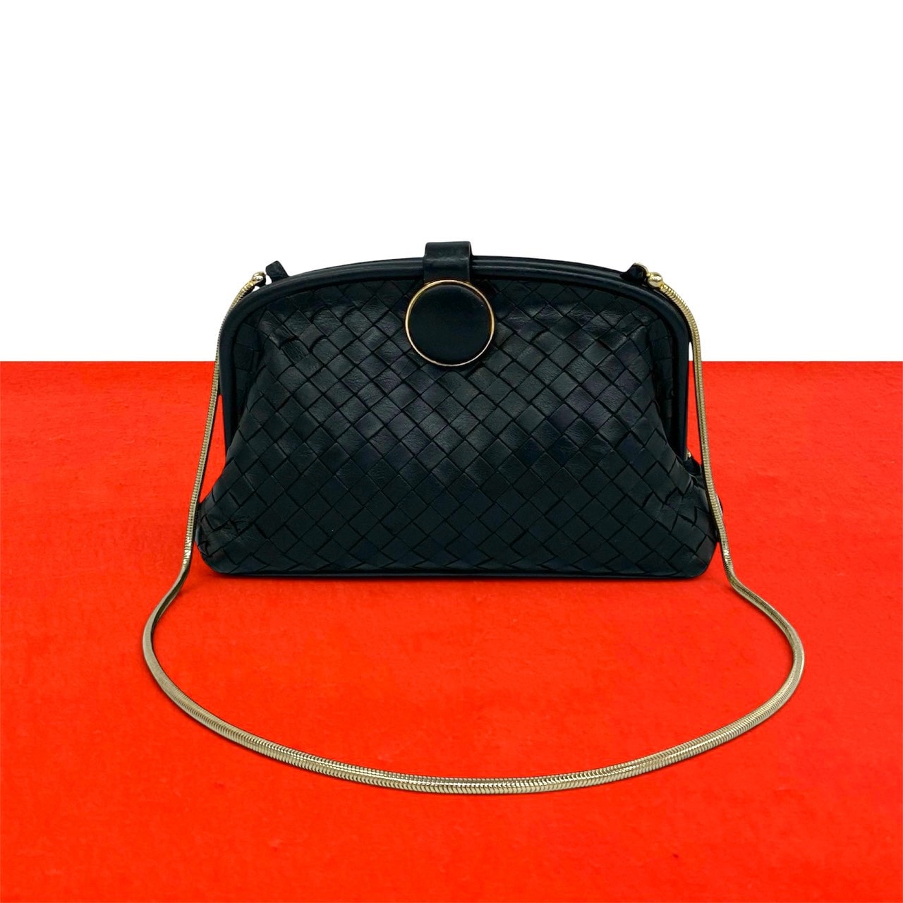 BOTTEGA VENETA ボッテガヴェネタ イントレチャート レザー ショルダーバッグ ブラック
 42533