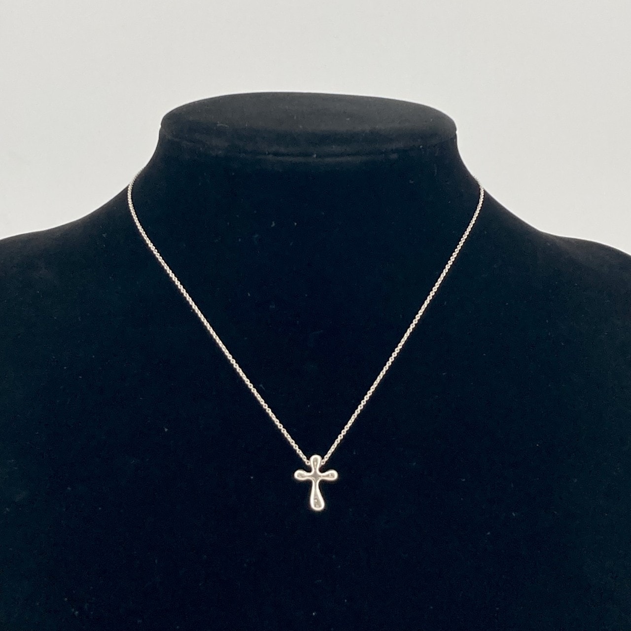 TIFFANY&Co.(ティファニー) エルサペレッティ スモールクロス Ag925 ネックレス 2.86g シルバー