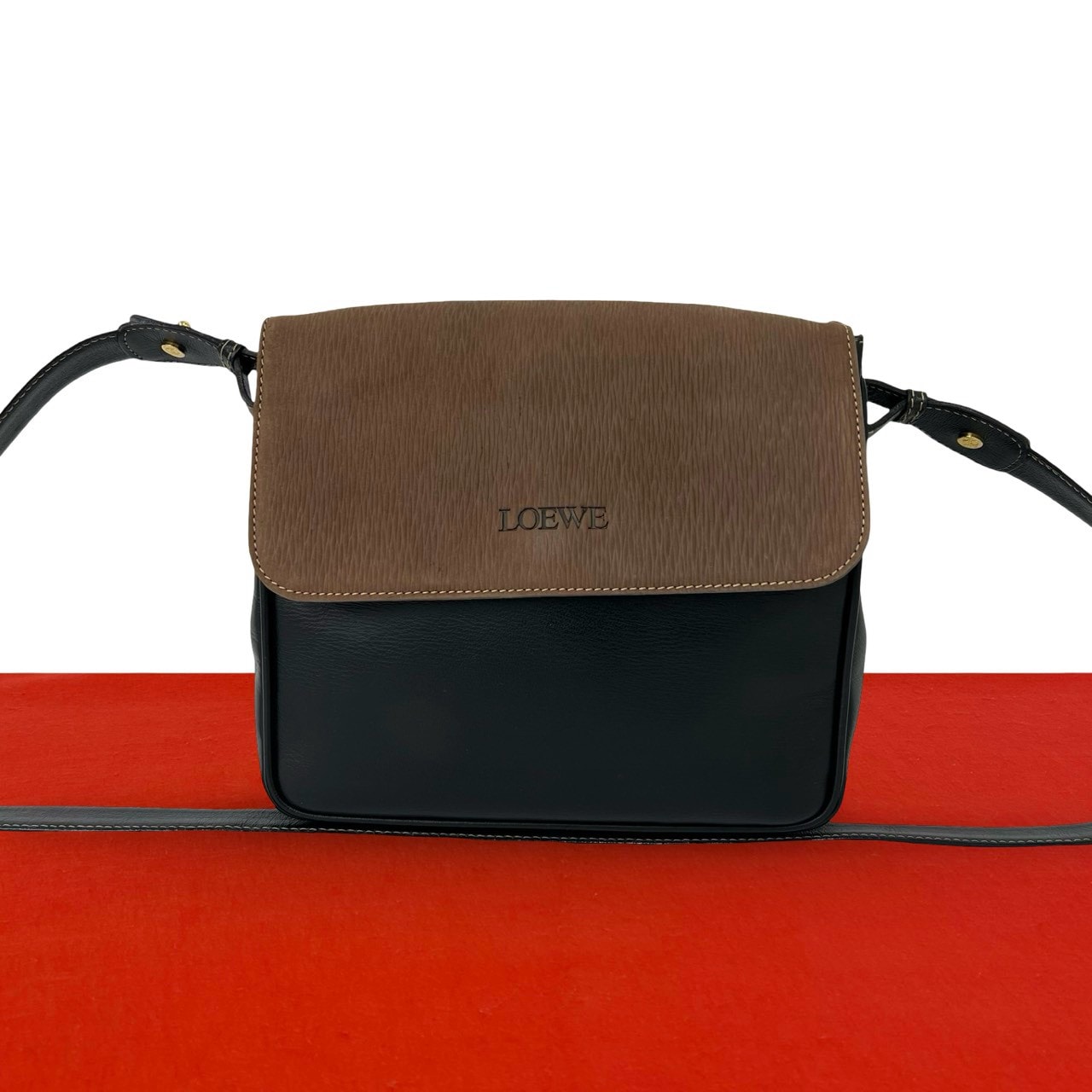 LOEWE ロエベ ベラスケス ロゴ 刻印 レザー ショルダーバッグ ブラック
45839