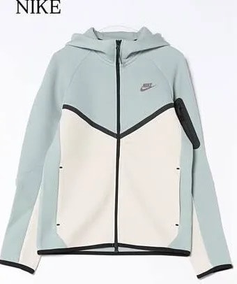 NIKEテックフリース フルジップパーカー