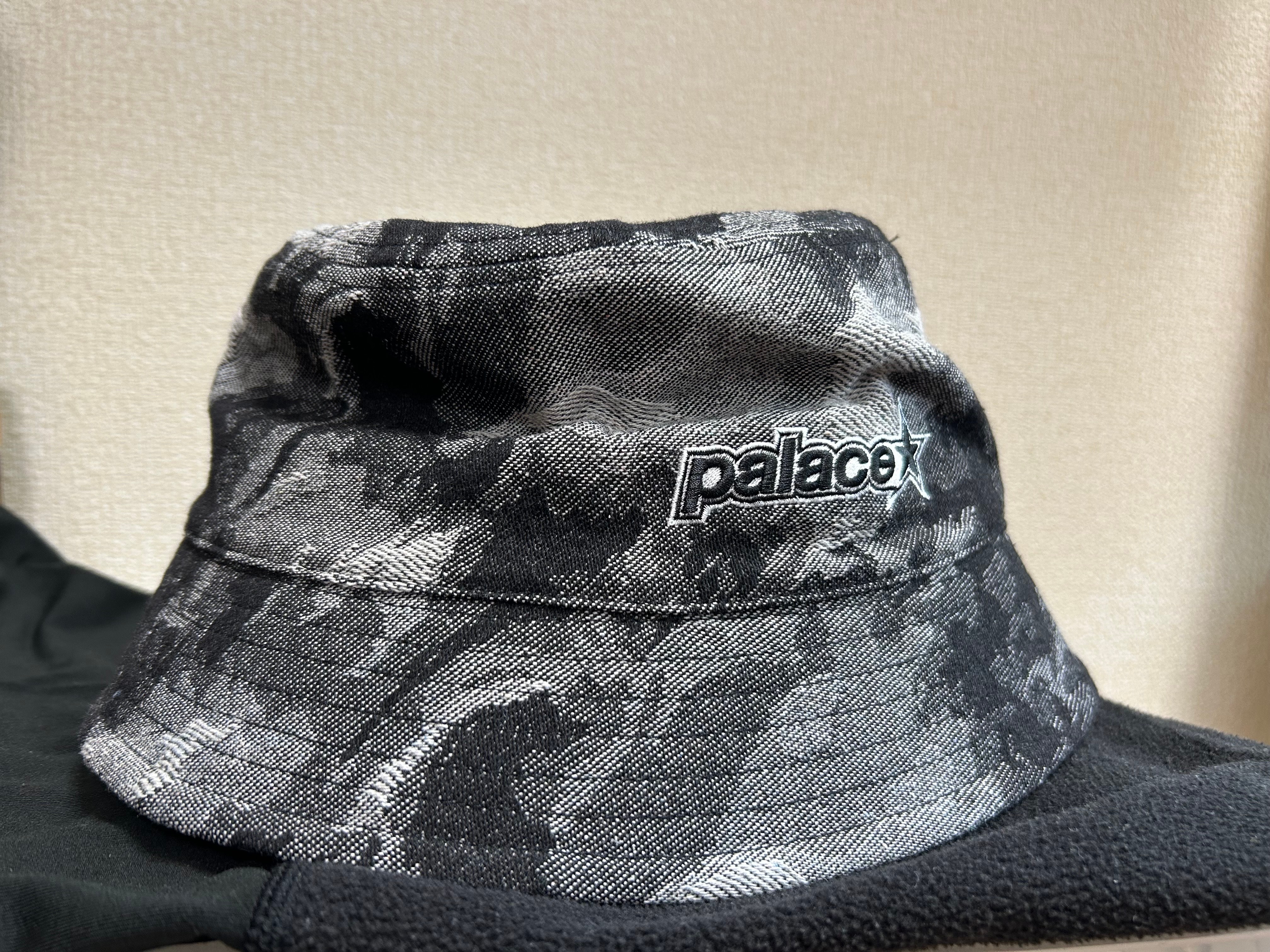 PALACE P Star Bucket Hat "Black"