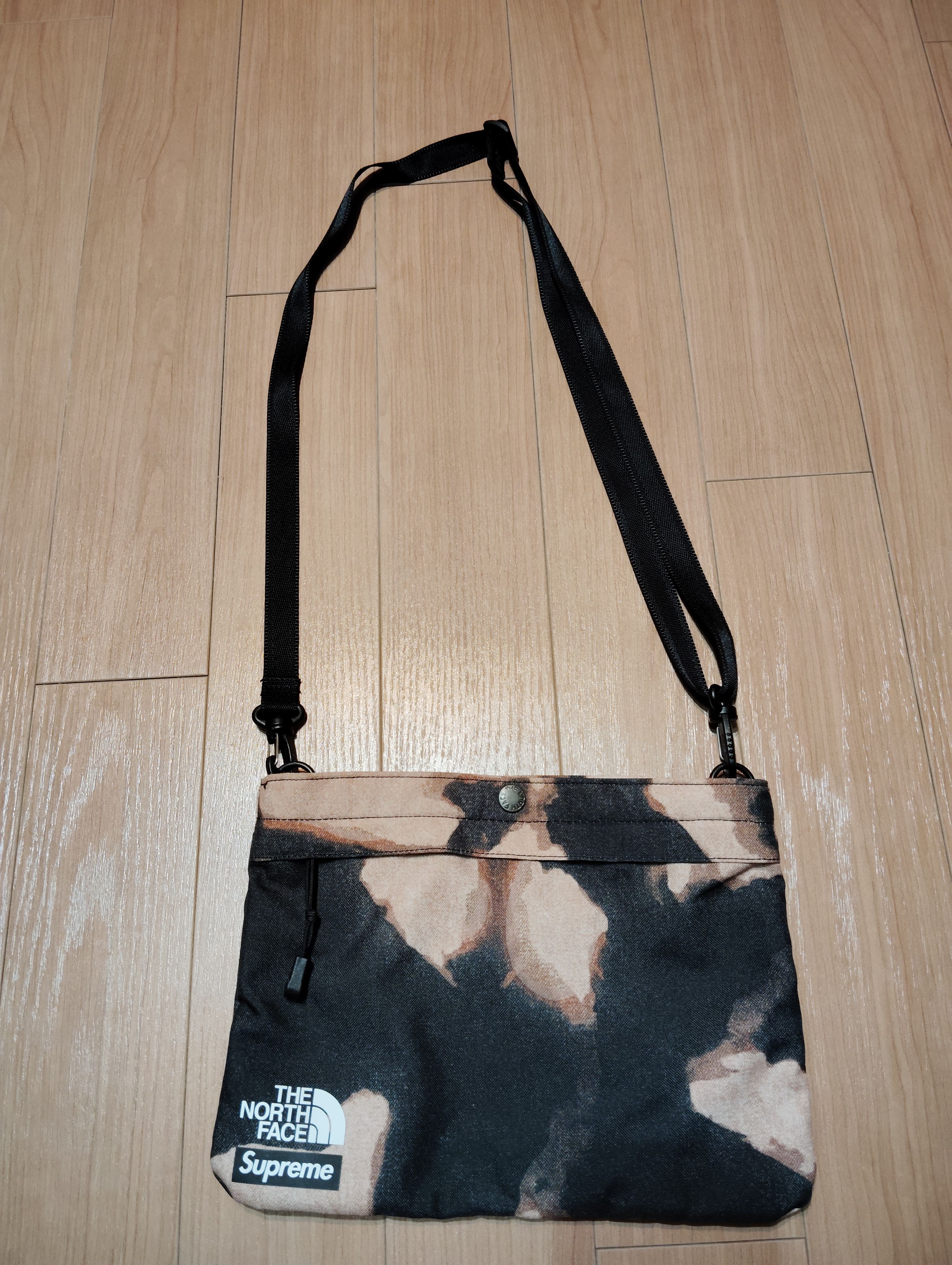 Supreme x The North Face Bleached Denim Print Shoulder Bag "Black"