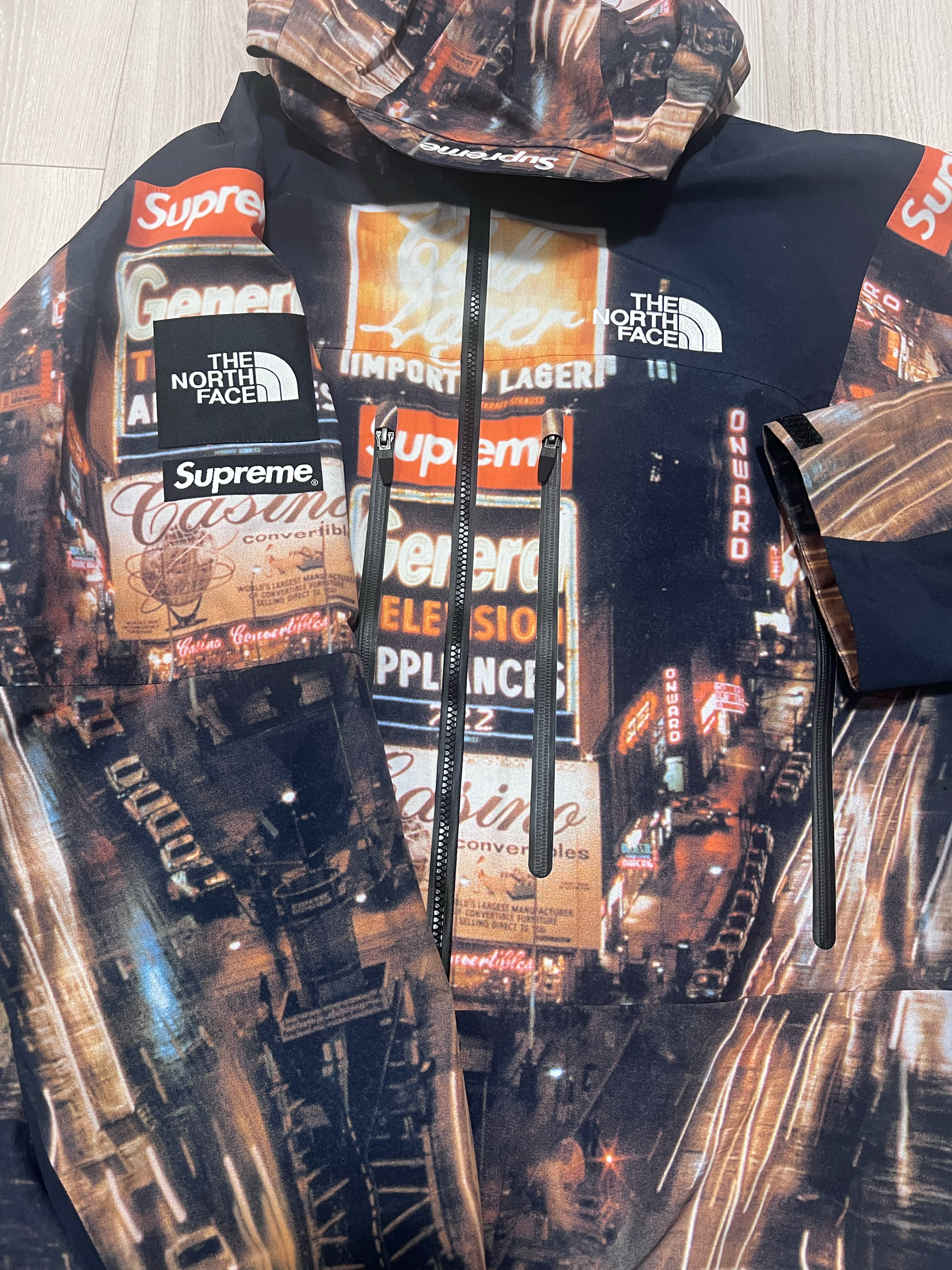 Supreme x The North Face Taped Seam Shell Jacket "Times square" NP52207I x NF0A82RK