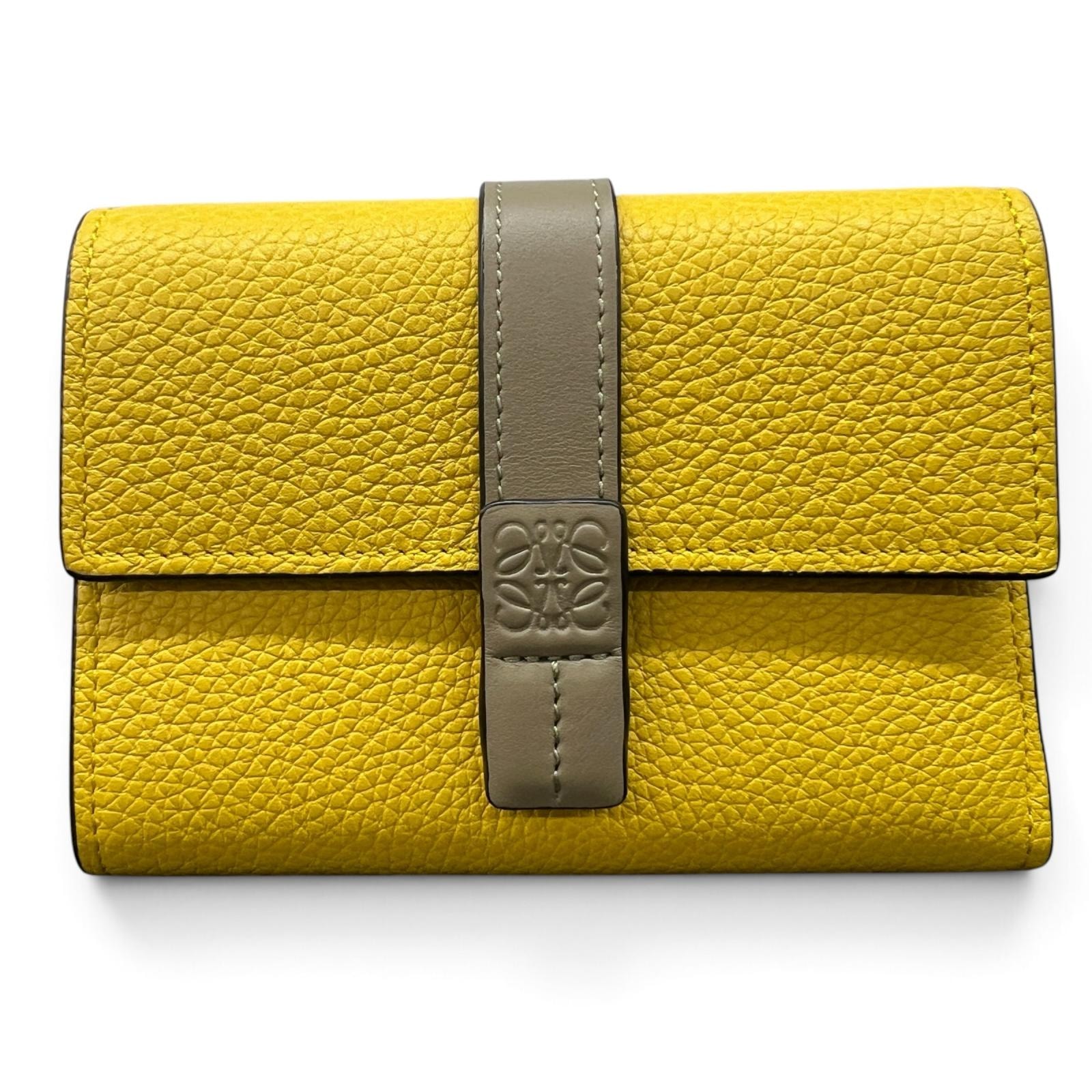 LOEWE 極美品 ロエベ SMALL VERTICAL WALLET スモール バーティカル ウォレット アナグラム 三つ折り財布 レザー イエロー コンパクトウォレット ミニ財布 Aランク 中古 鑑定済 ロエベ財布