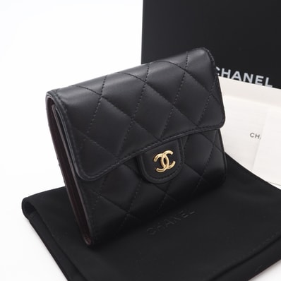 極美品 CHANEL シャネル カーフスキン CHANEL シャネル AP0231 マトラッセ クラシック スモール フラップウォレット ブラック 財布 AP0231 三つ折り財布 ブラック ボルドー ラムスキン レディース
