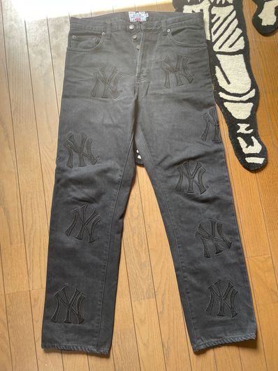 Supreme New York YankeesTM Regular Jean "Black"