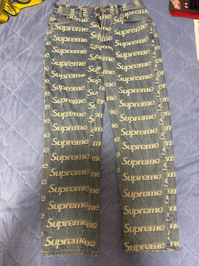 Supreme Frayed Logos Regular Jean "Blue"