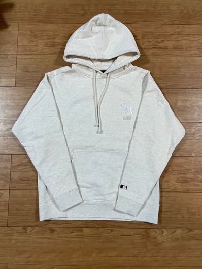 Kith x The New York Yankees Williams III Hoodie "Heather Oatmeal"