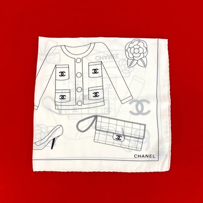 CHANEL シャネル アイコンモチーフ シルク スカーフ ホワイト
497ch