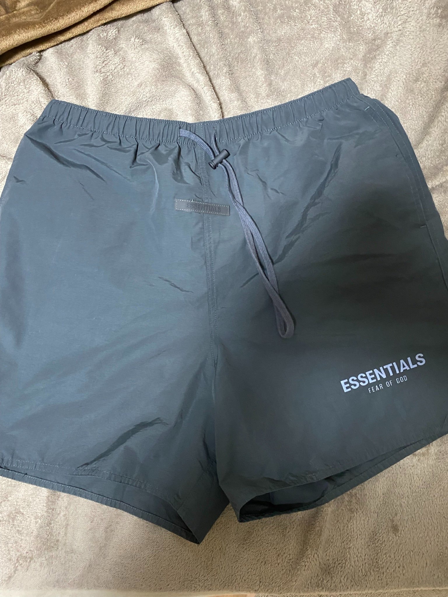 FEAR OF GOD ESSENTIALS Volley Short "Black/Stretch Limo"