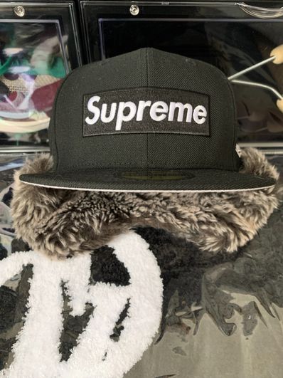 Supreme Earflap New Era® "Black"