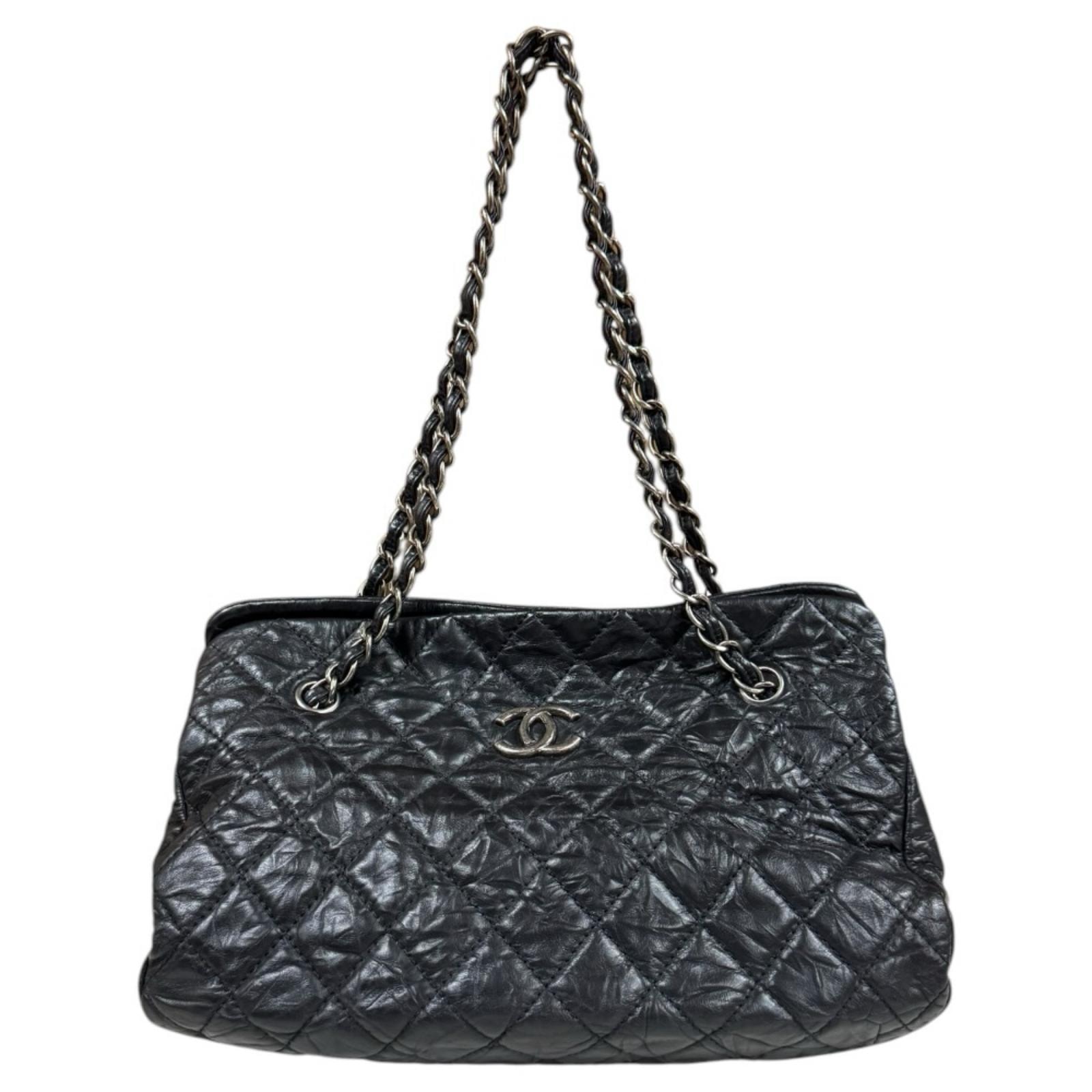 シャネル マトラッセ ショルダーバッグ レザー ブラック レディース CHANEL  中古