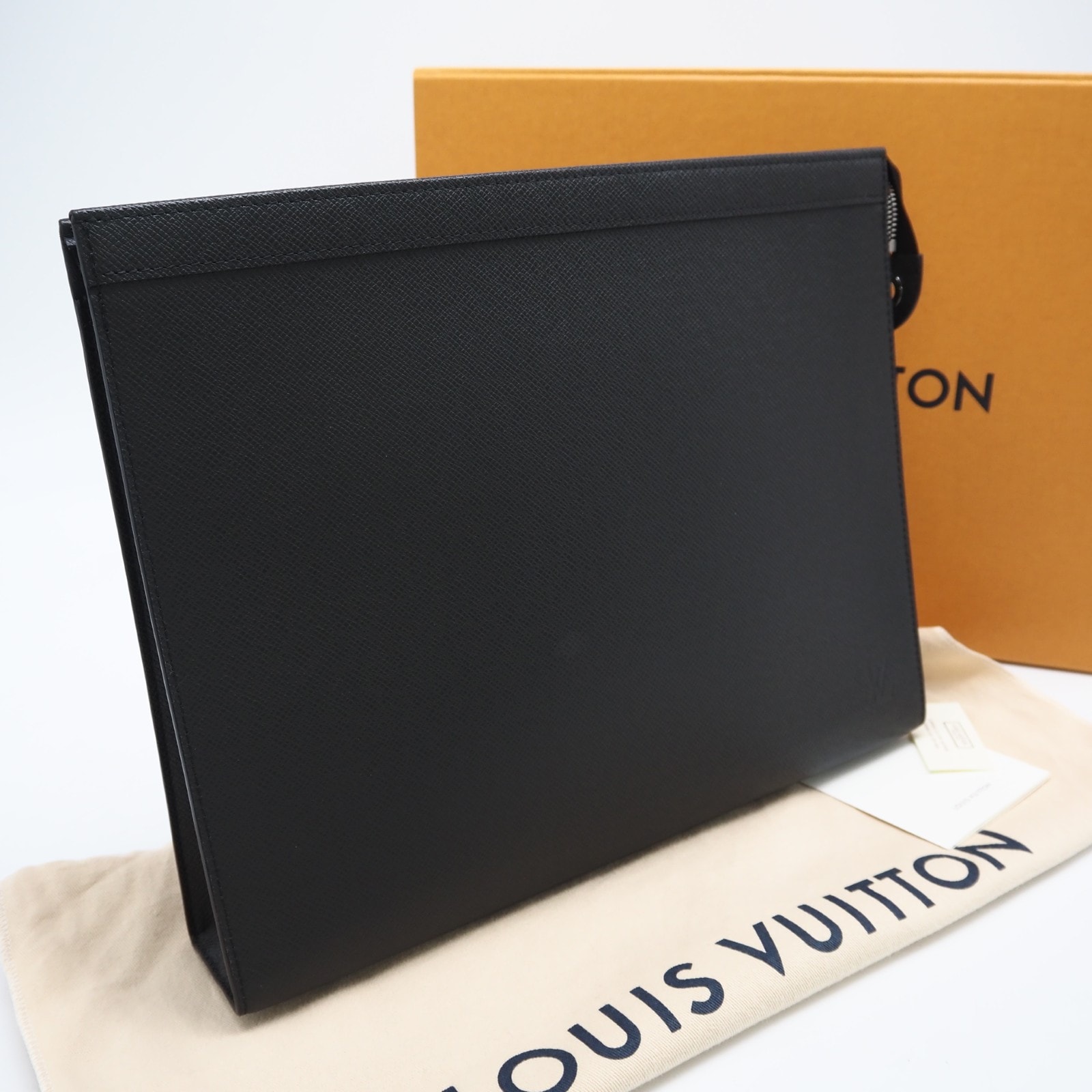 美品 LOUIS VUITTON ルイ・ヴィトン タイガ ポシェットヴォワヤージュ GM ノワール M30043 クラッチバッグ ブラック レザー メンズ