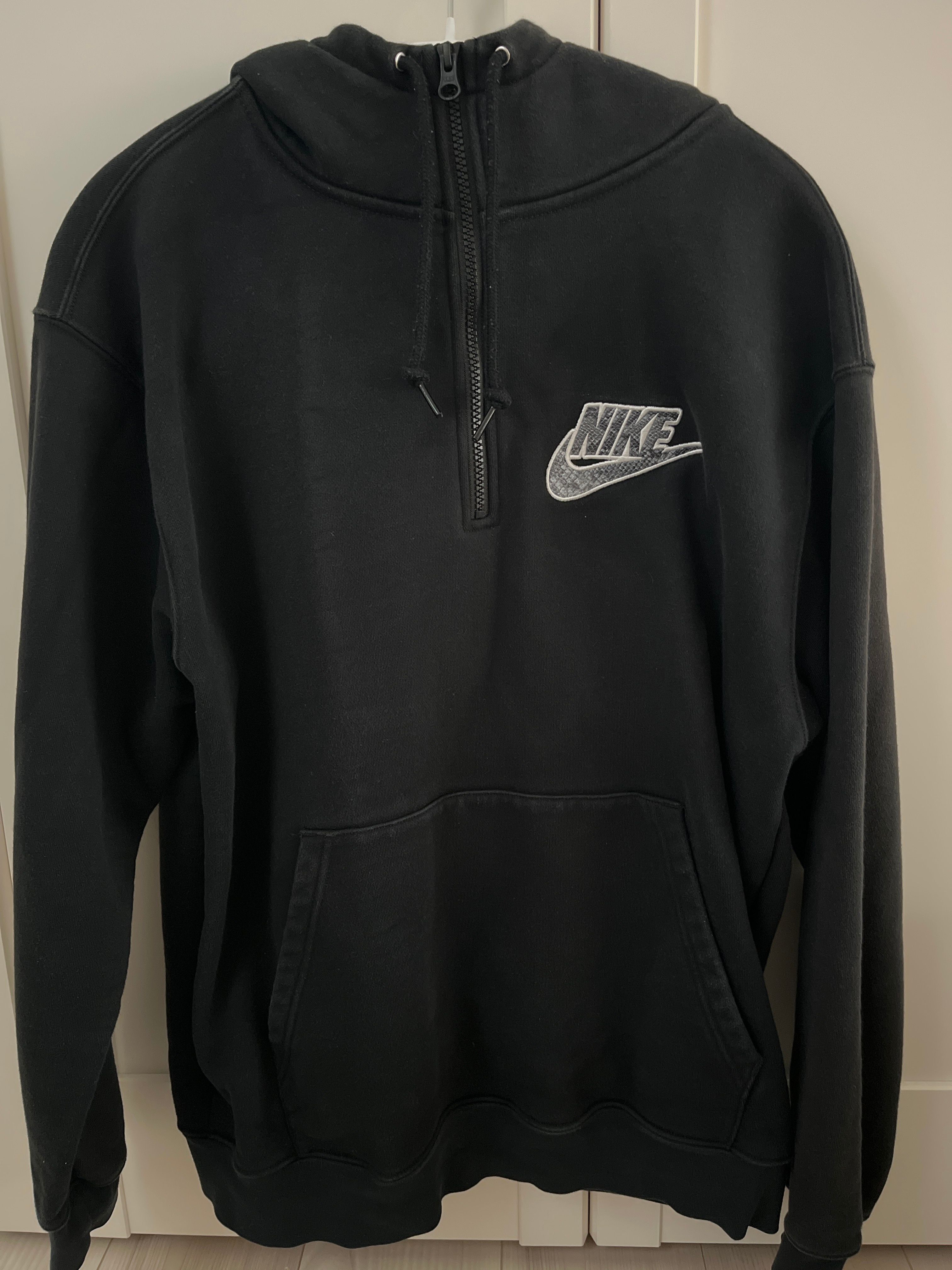 Supreme / Nike® Half Zip Hooded Sweatshirt "Black"