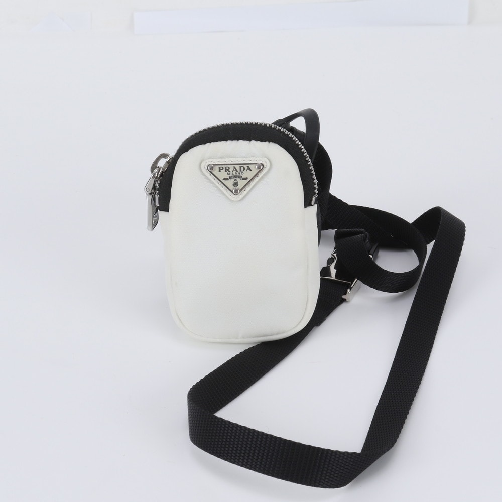 ■美品 プラダ スマホケース ポーチ ショルダー 付 トライアングルロゴ