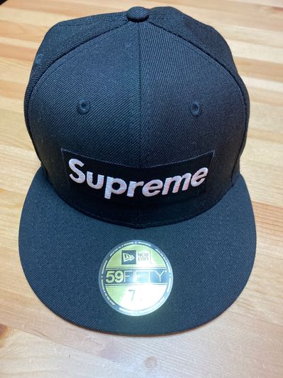 Supreme World Famous Box Logo New Era® "Black"