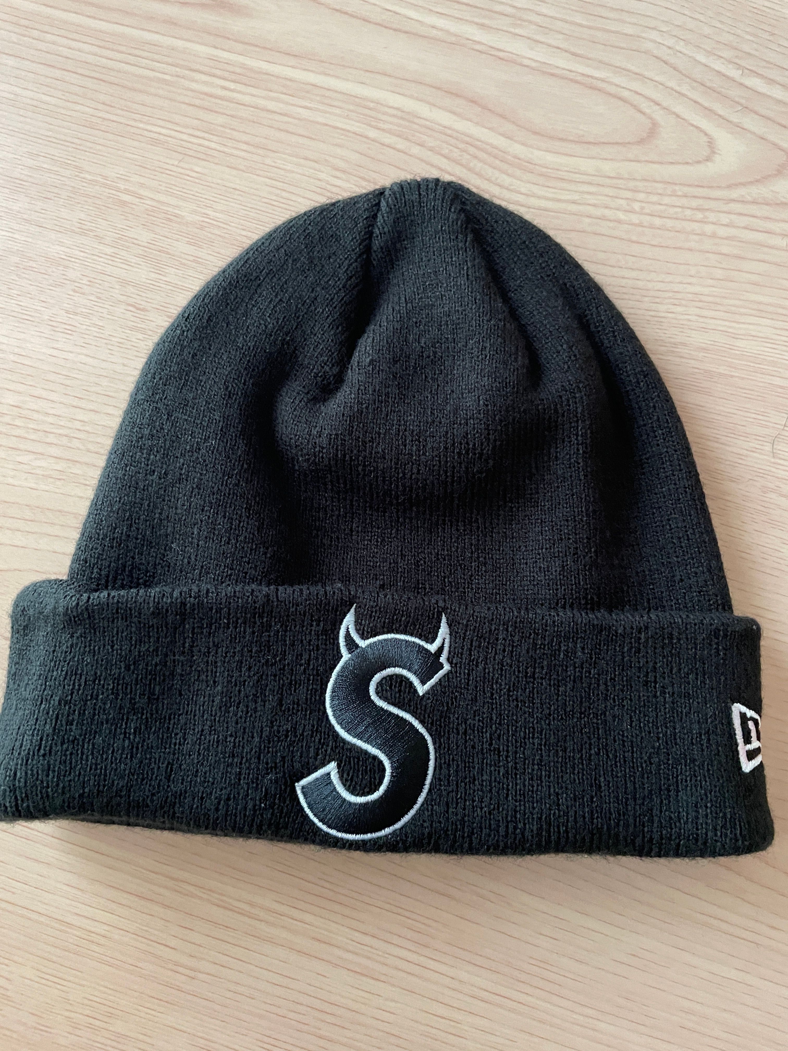 Supreme New Era S Logo Beanie "Black" (22FW)