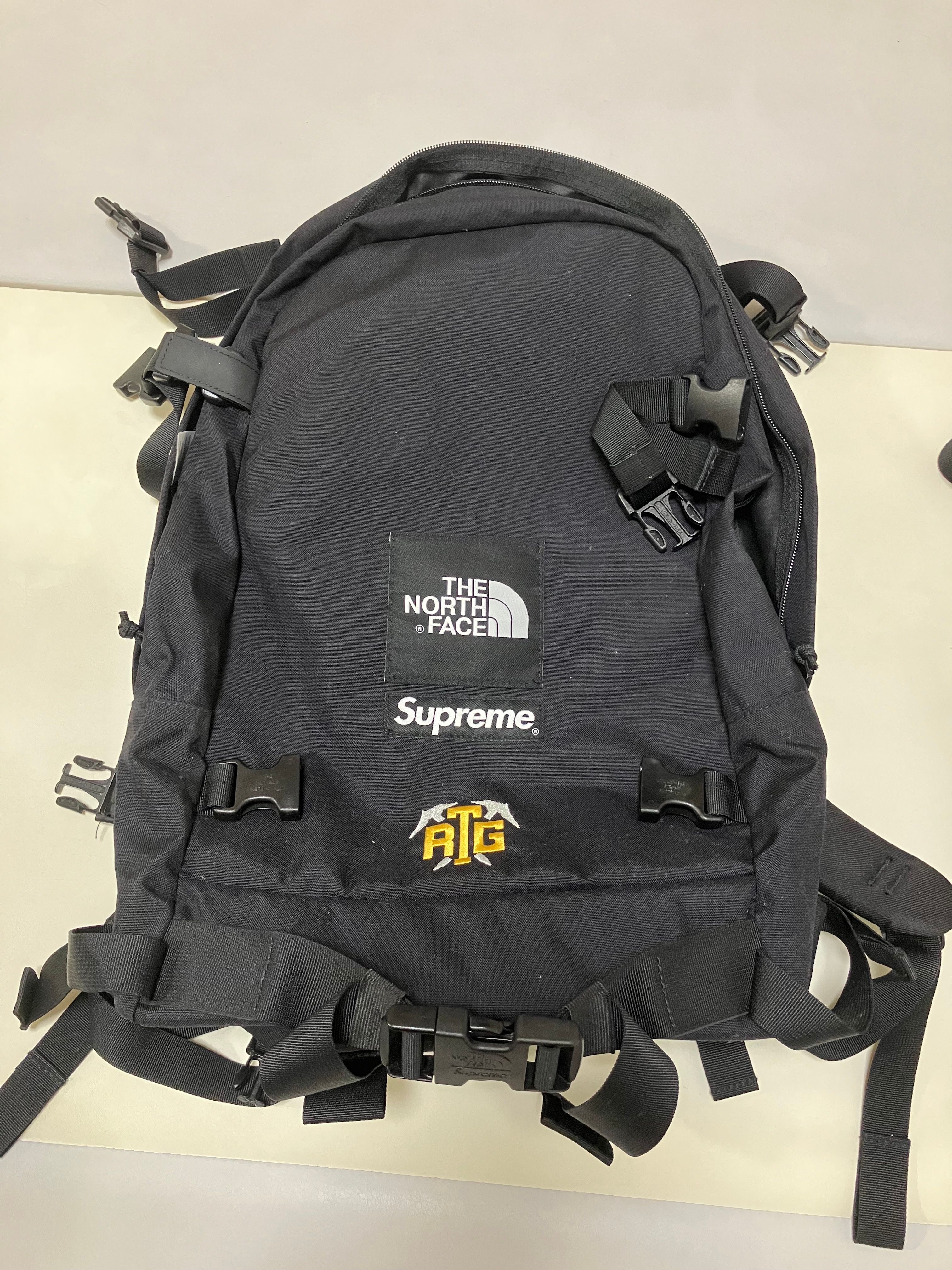 Supreme x The North Face RTG Backpack. 35L "Black"