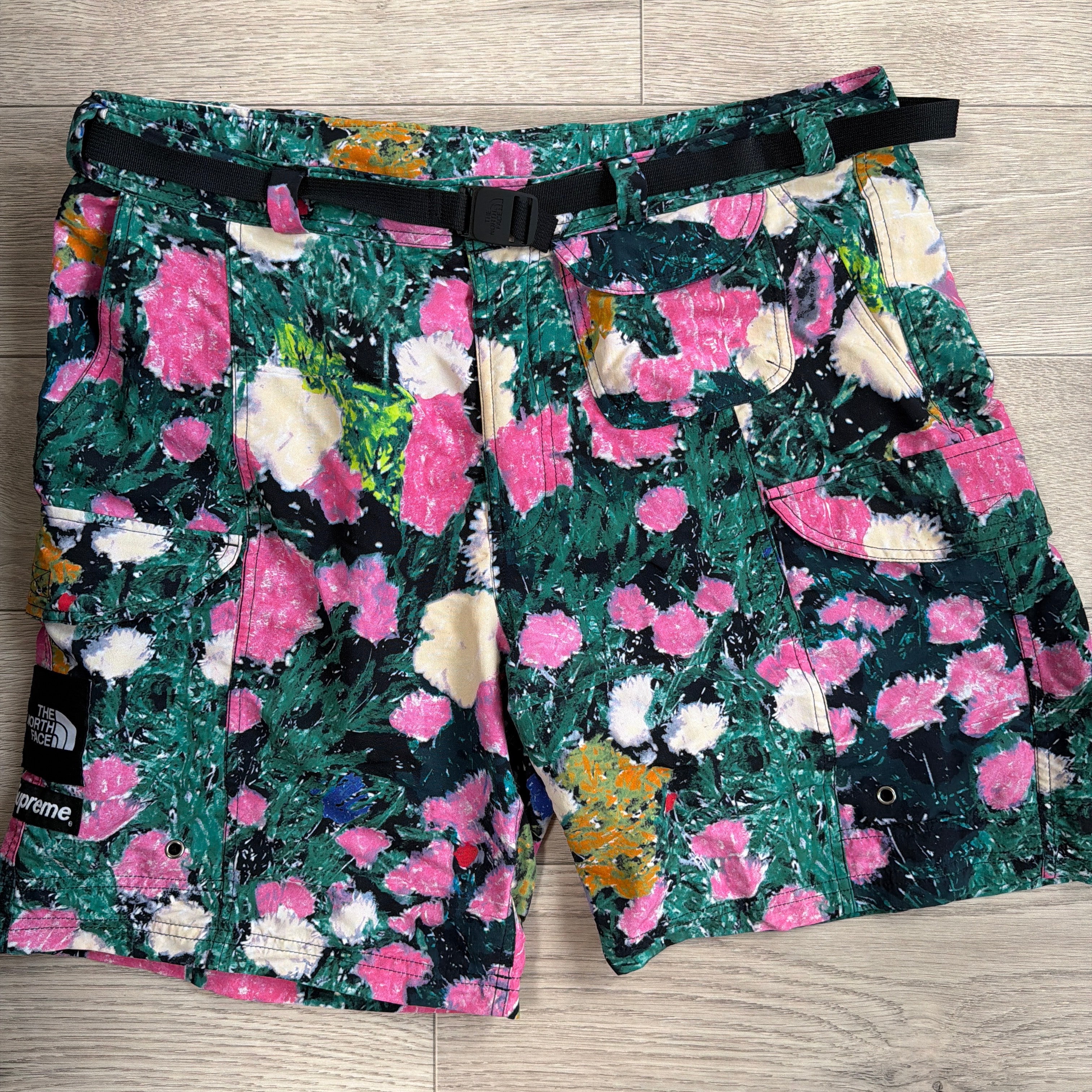 Supreme x The North Face Trekking Packable Belted Short "Flowers"