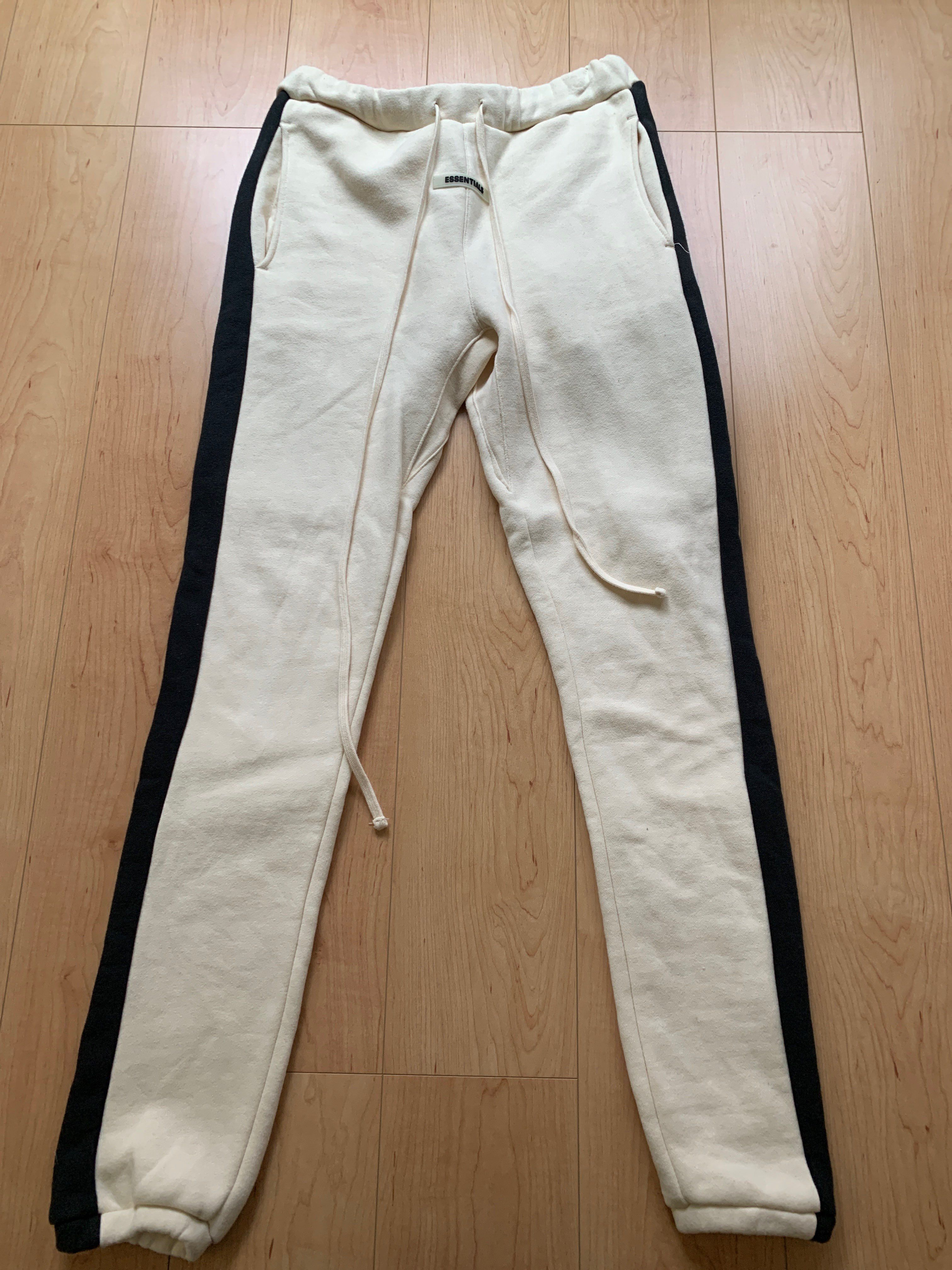 FEAR OF GOD ESSENTIALS Side Stripe Sweatpants "Cream"