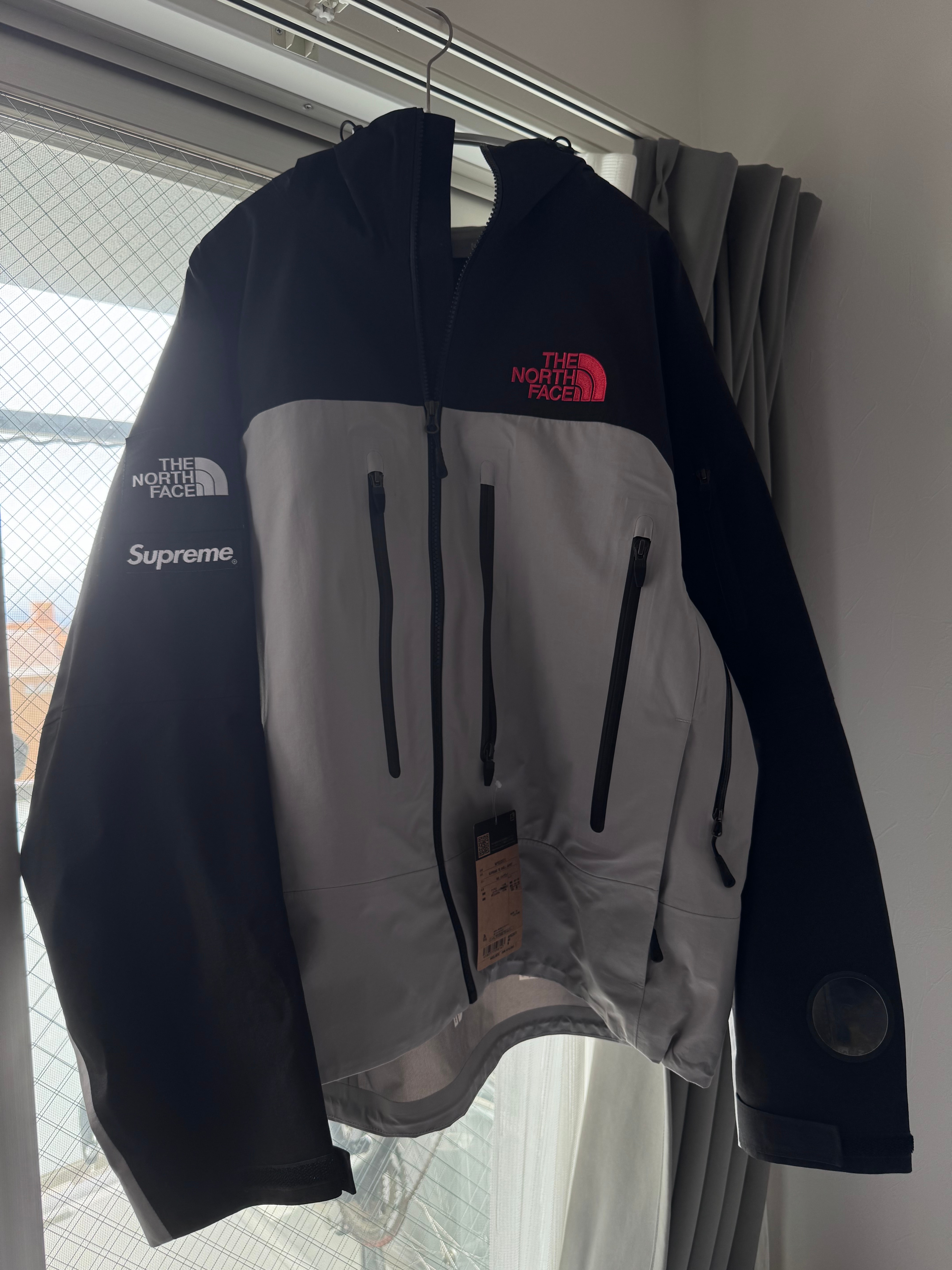 Supreme x The North Face Taped Seam Shell Jacket "Grey"