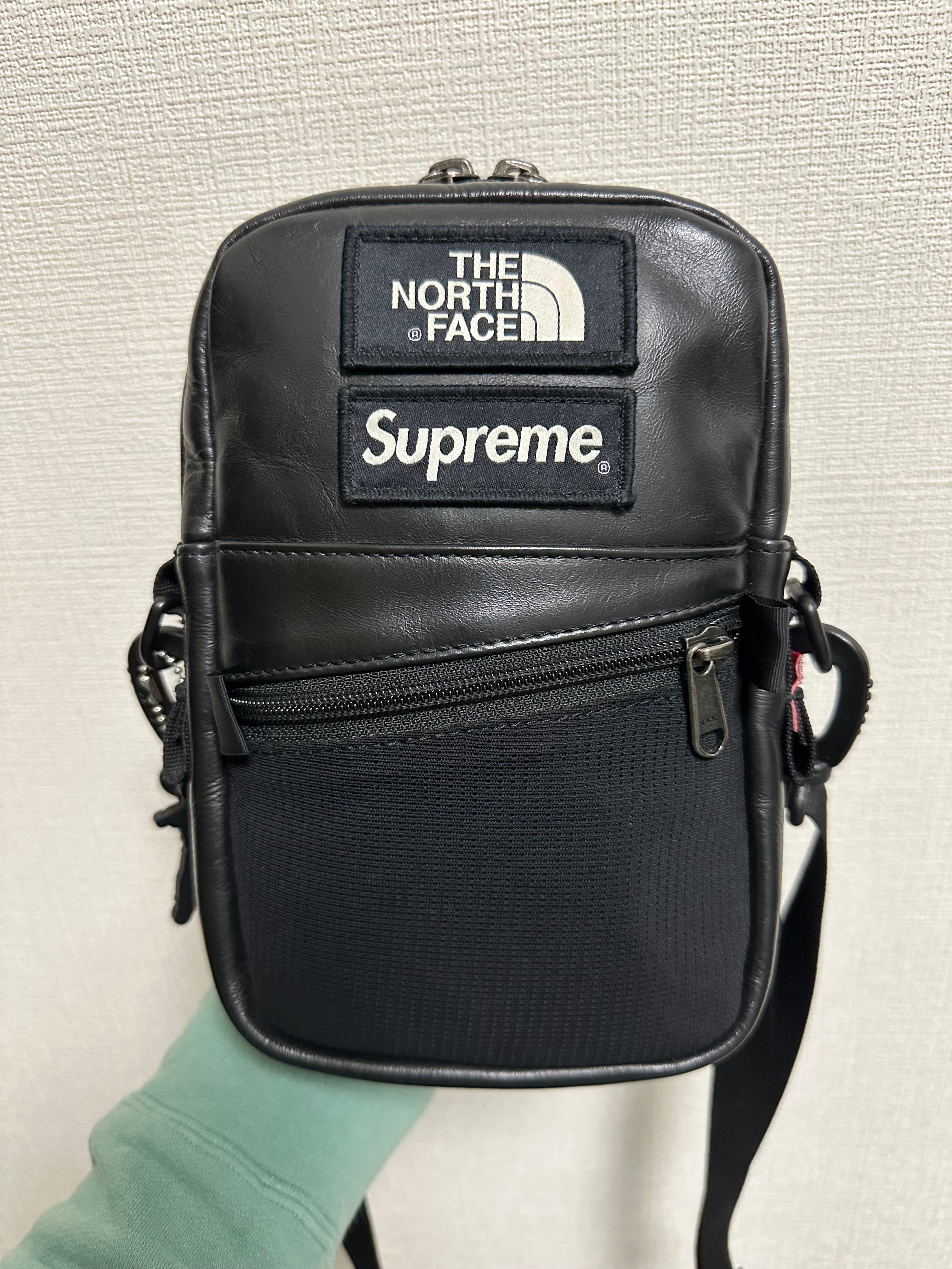 シュプリーム x ザノースフェイス レザー ショルダー バック "ブラック"