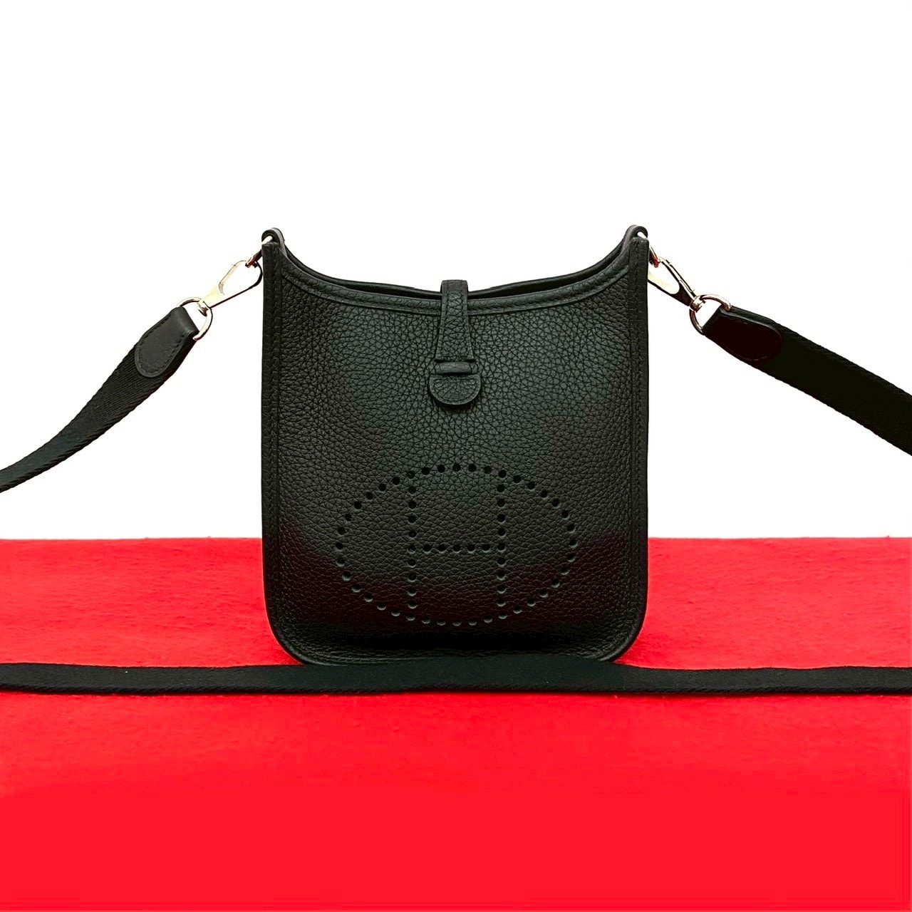 HERMES エルメス エヴリン TPM トリヨンクレマンス ショルダーバッグ ブラック
 44050