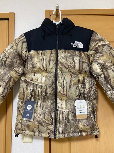 The North Face 1996 RETRO NUPTSE PACKABLE JACKET 海外版 "Leaves"