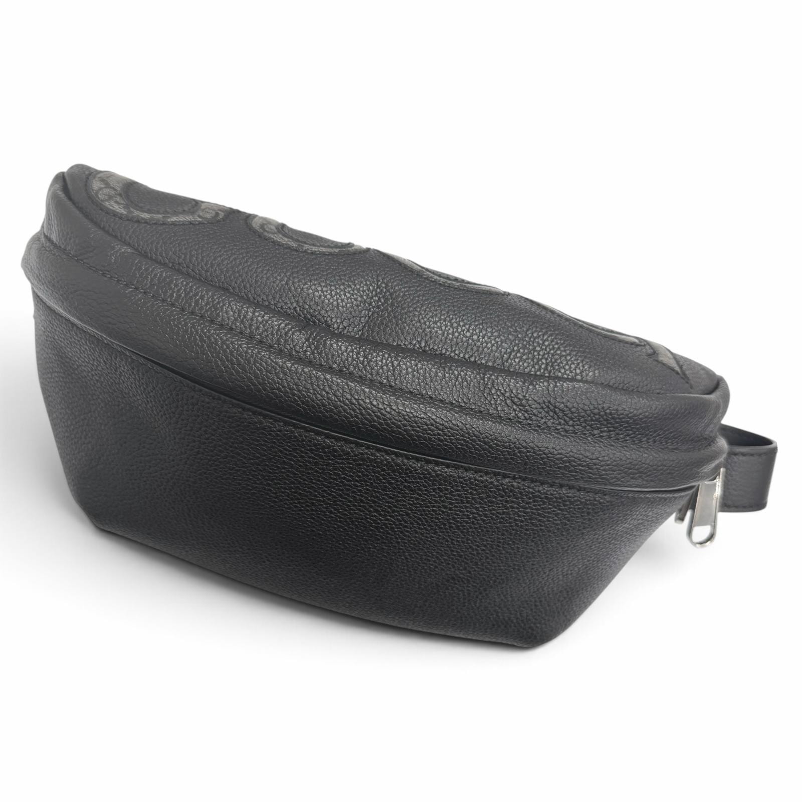 未使用品 グッチ ボディバッグ ブラック 768111