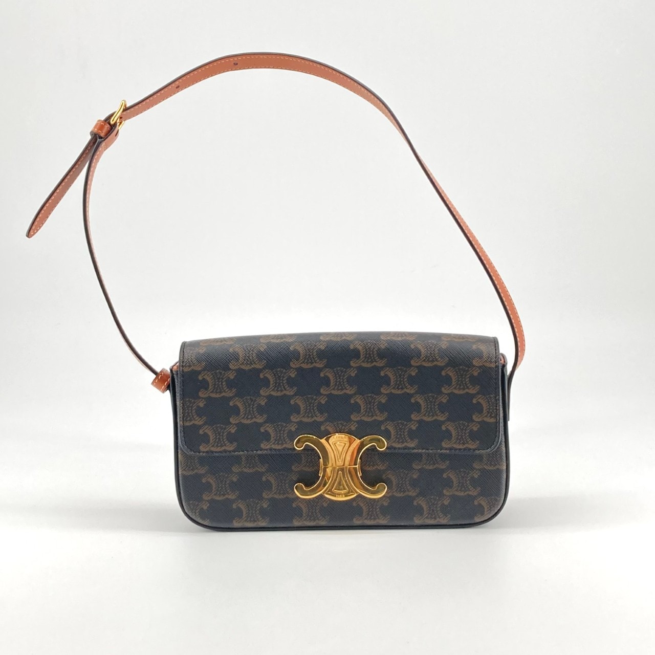 CELINE(セリーヌ) クロード トリオンフ ゴールド金具 ショルダーバッグ ブラウン