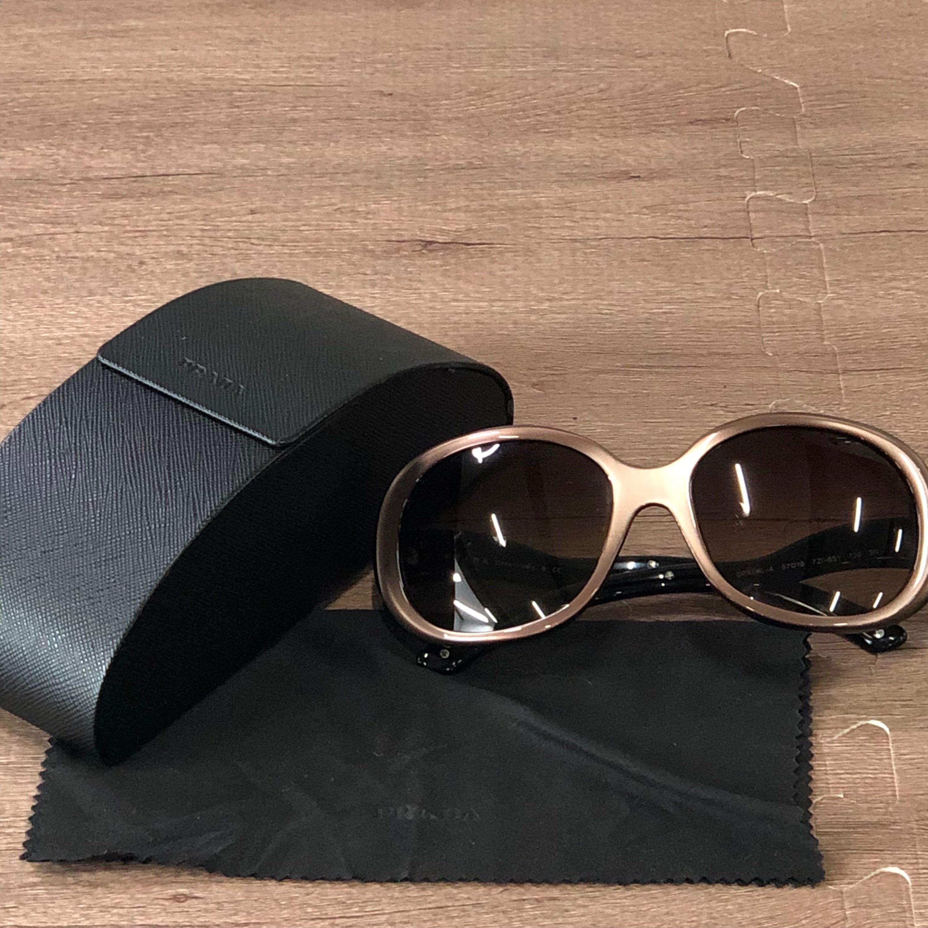 プラダ アイウェア サングラスケースつき SPR081-A