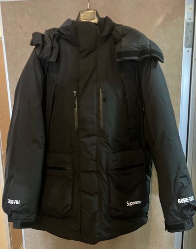 Supreme GORE TEX 700 Fill Down Parka "Black"